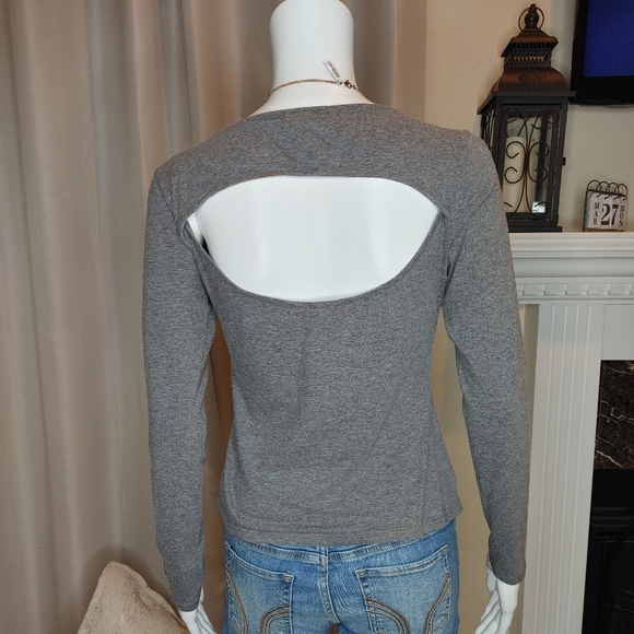 FOREVER 21 Fitted Top With back Cut-Out, Gray M - Picture 5 of 10